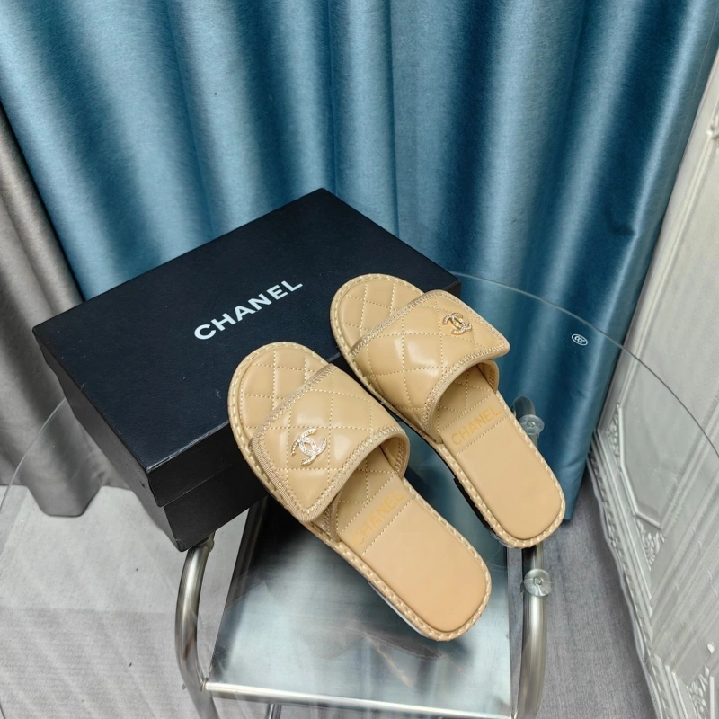 Comfortable Chxnxl Slippers 130567