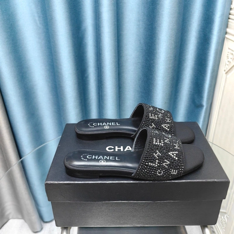 Fashionable Chxnxl Slippers 130561