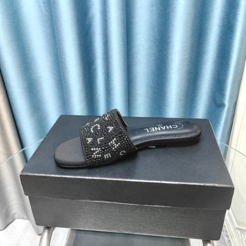 Fashionable Chxnxl Slippers 130561