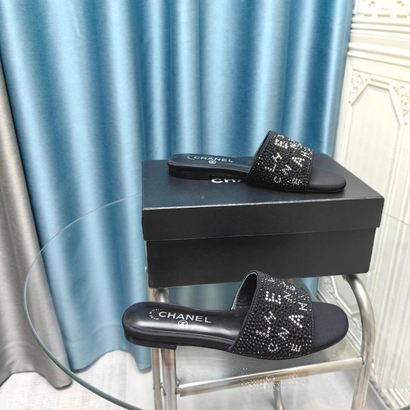 Fashionable Chxnxl Slippers 130561
