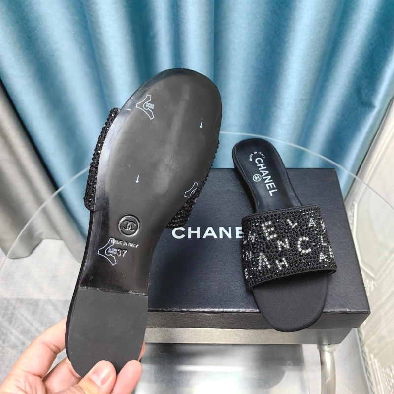 Fashionable Chxnxl Slippers 130561