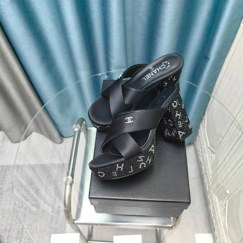 Trendsetting Chxnxl Sandals 131054