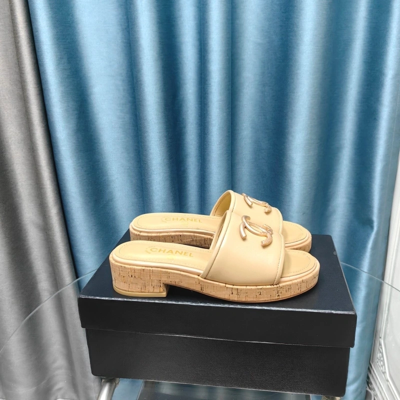 Efficient Chxnxl Slippers 130560