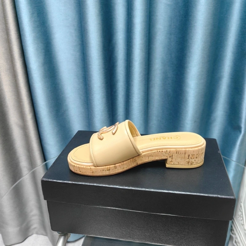Efficient Chxnxl Slippers 130560