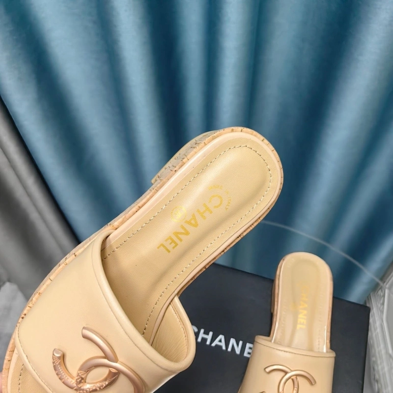 Efficient Chxnxl Slippers 130560