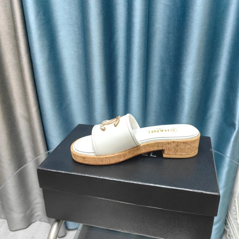 ModernLook Chxnxl Slippers 130550