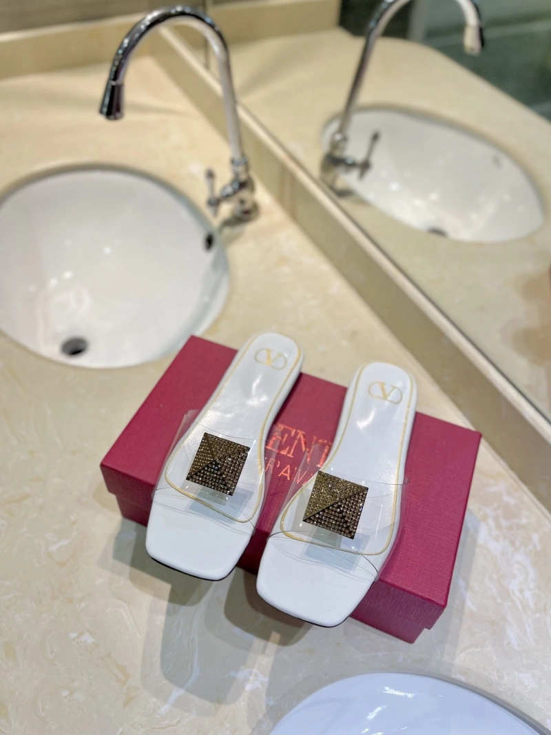 WellDesigned Vxlxntino Slippers 231860