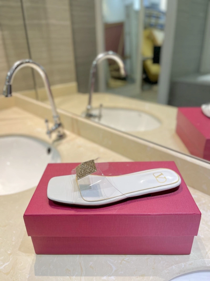 WellDesigned Vxlxntino Slippers 231860