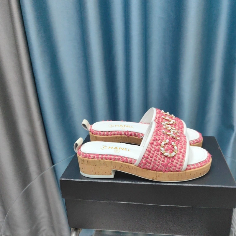 Bright Chxnxl Slippers 130562