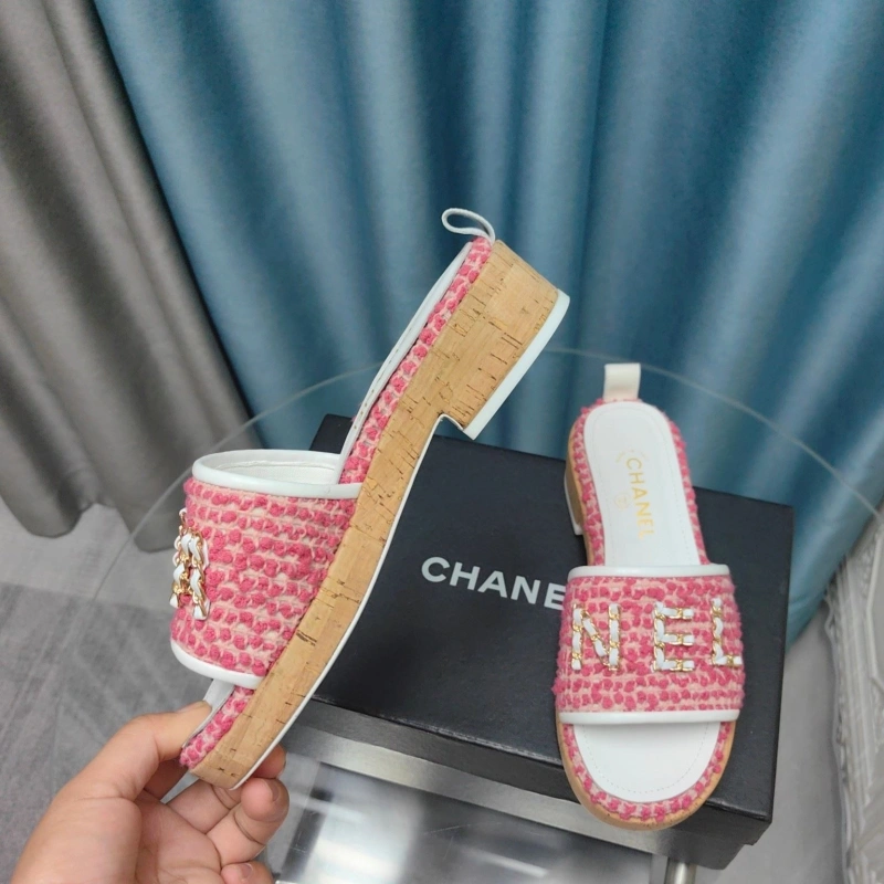Bright Chxnxl Slippers 130562