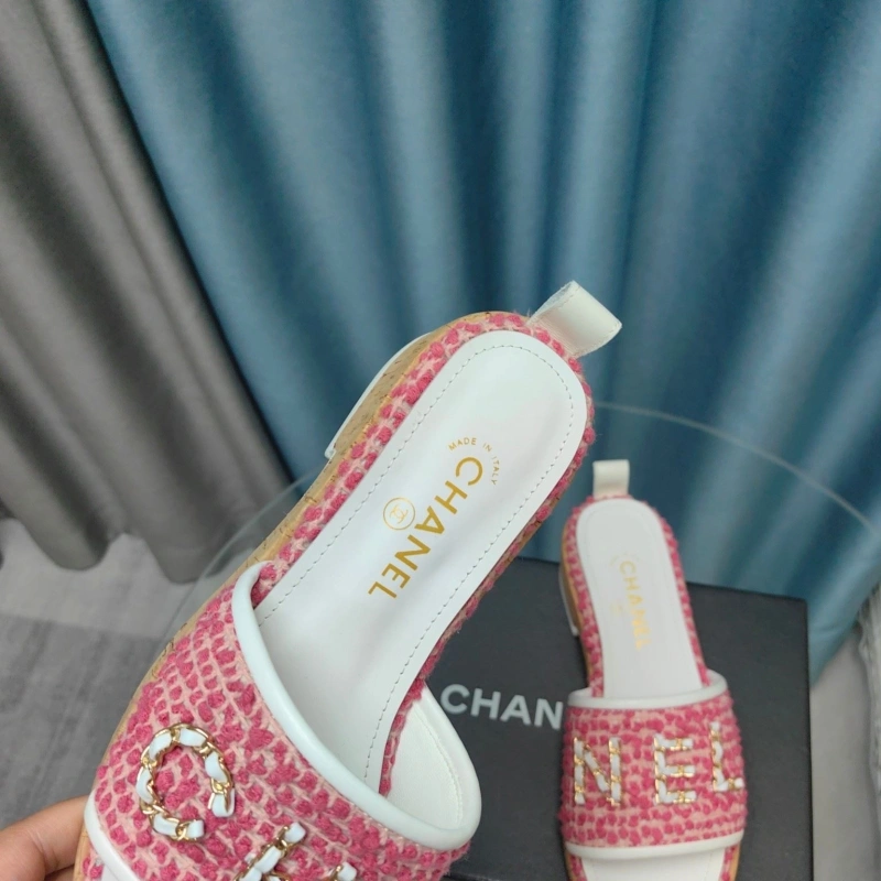 Bright Chxnxl Slippers 130562
