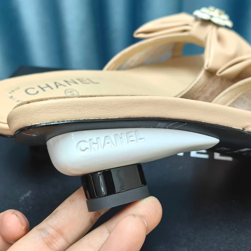 ModernLook Chxnxl Slippers 130555