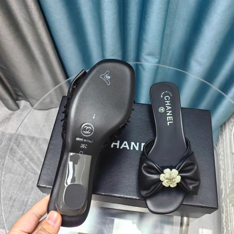 Elegant Chxnxl Slippers 130540