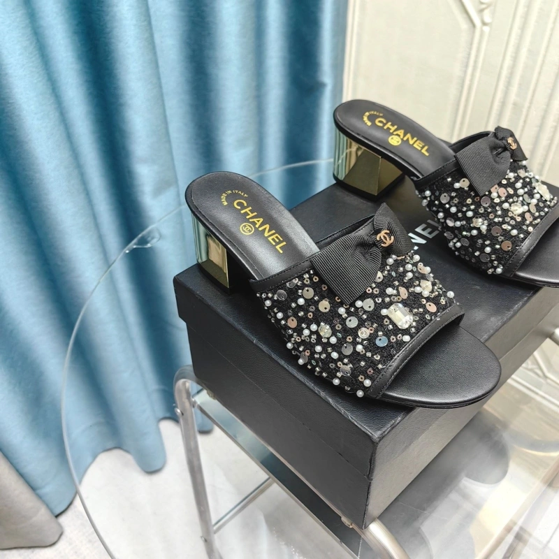 Resilient Chxnxl Slippers 130566