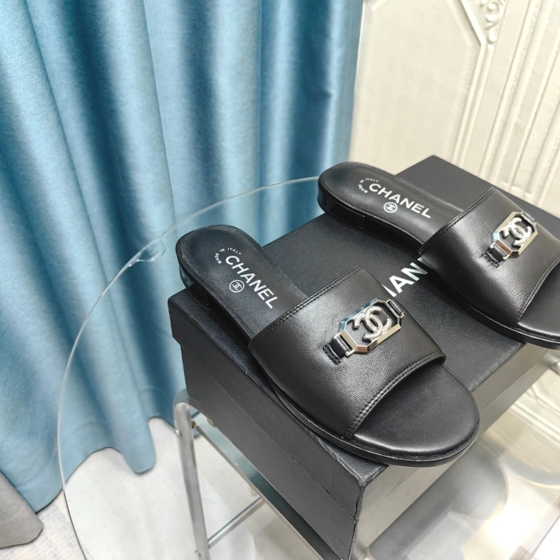 Functional Chxnxl Slippers 130535