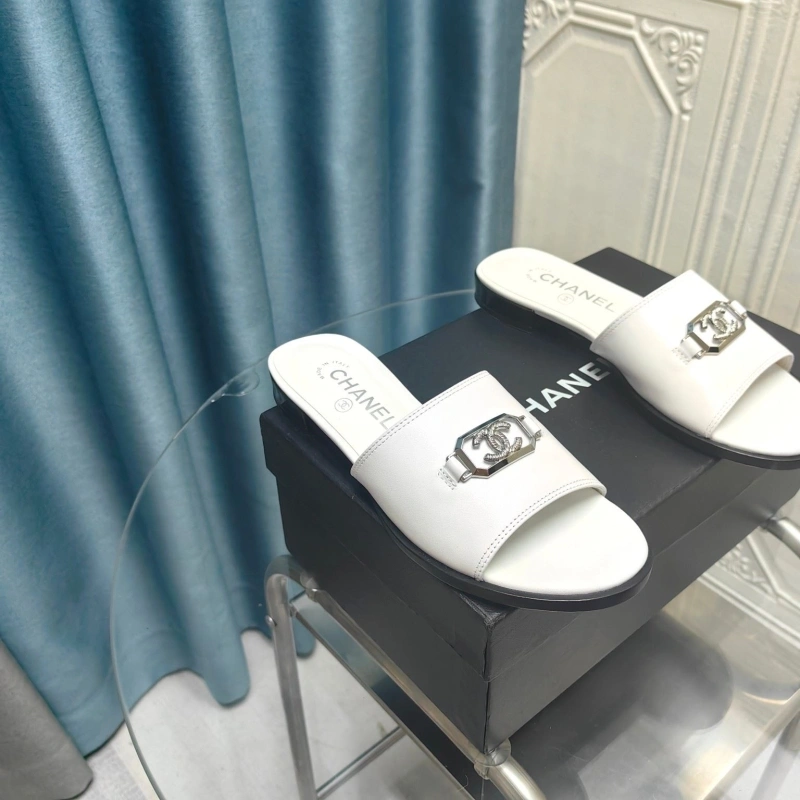 Chxnxl Slippers Bright 130532