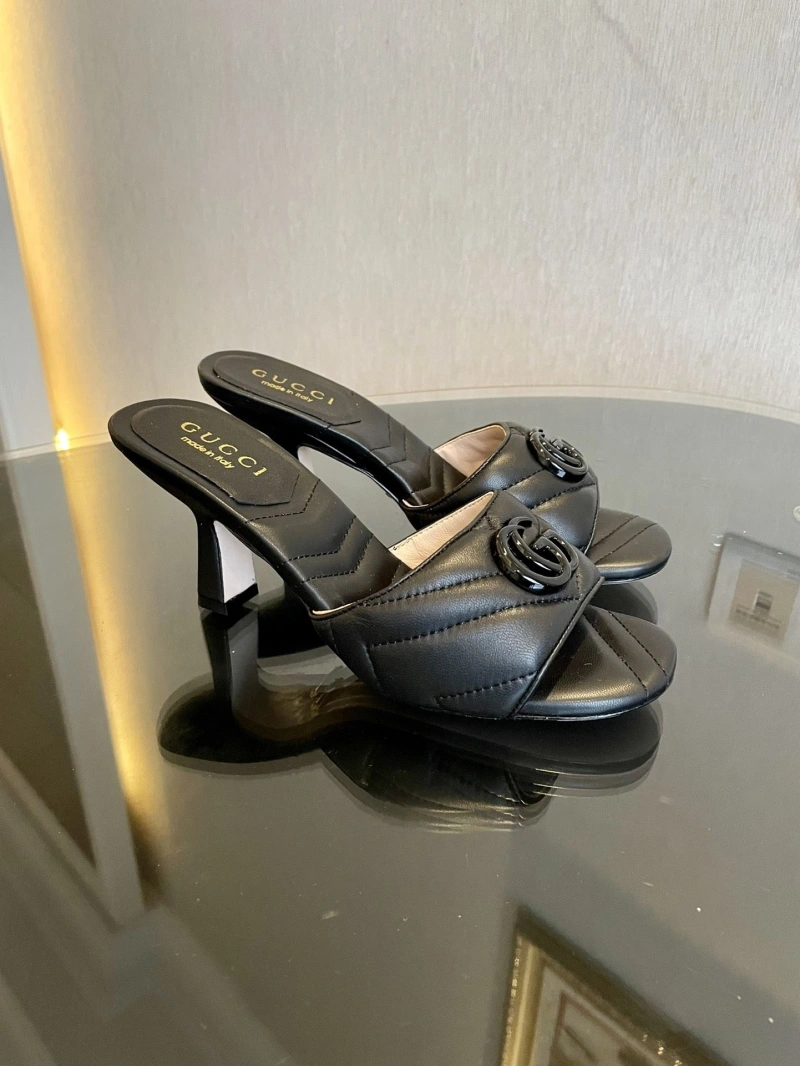 Affordable Gxccx Slippers 164804