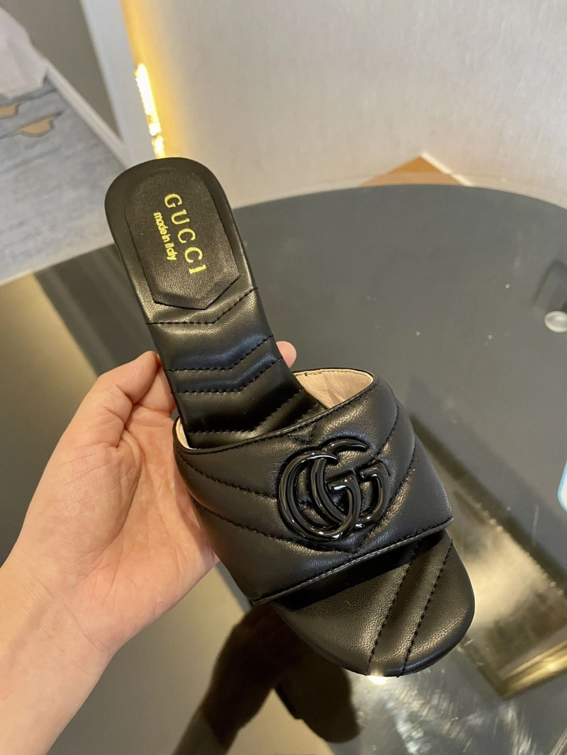 Affordable Gxccx Slippers 164804