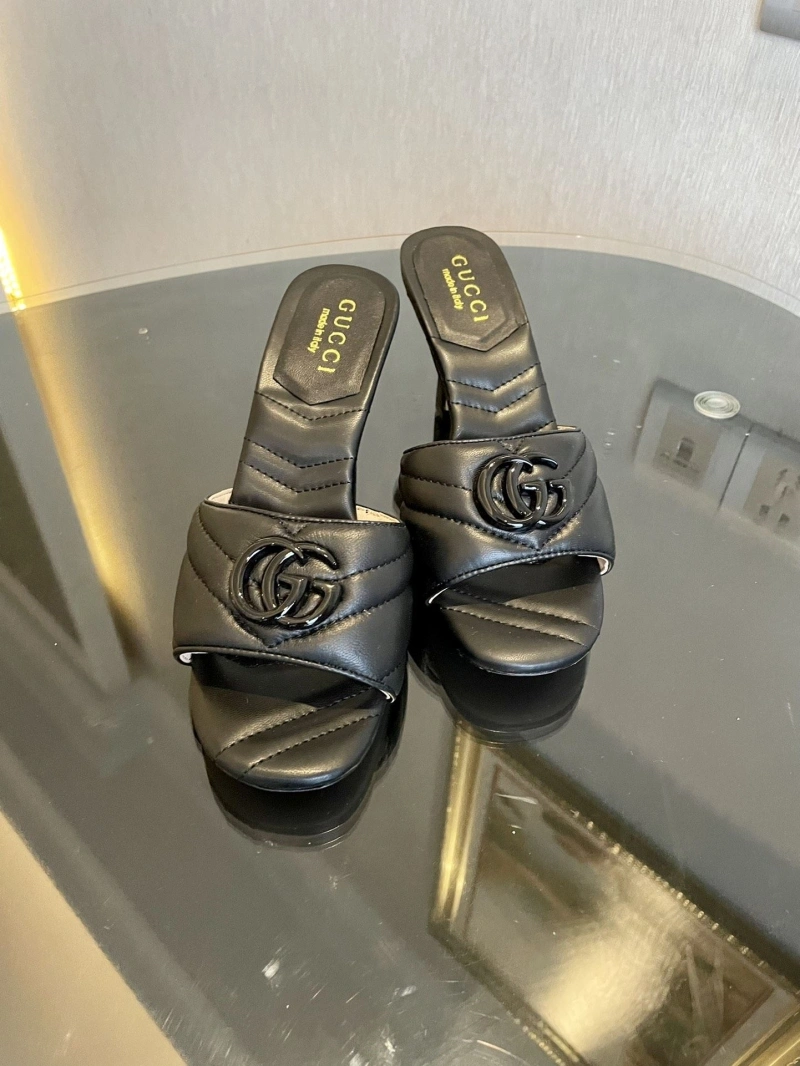 Affordable Gxccx Slippers 164804
