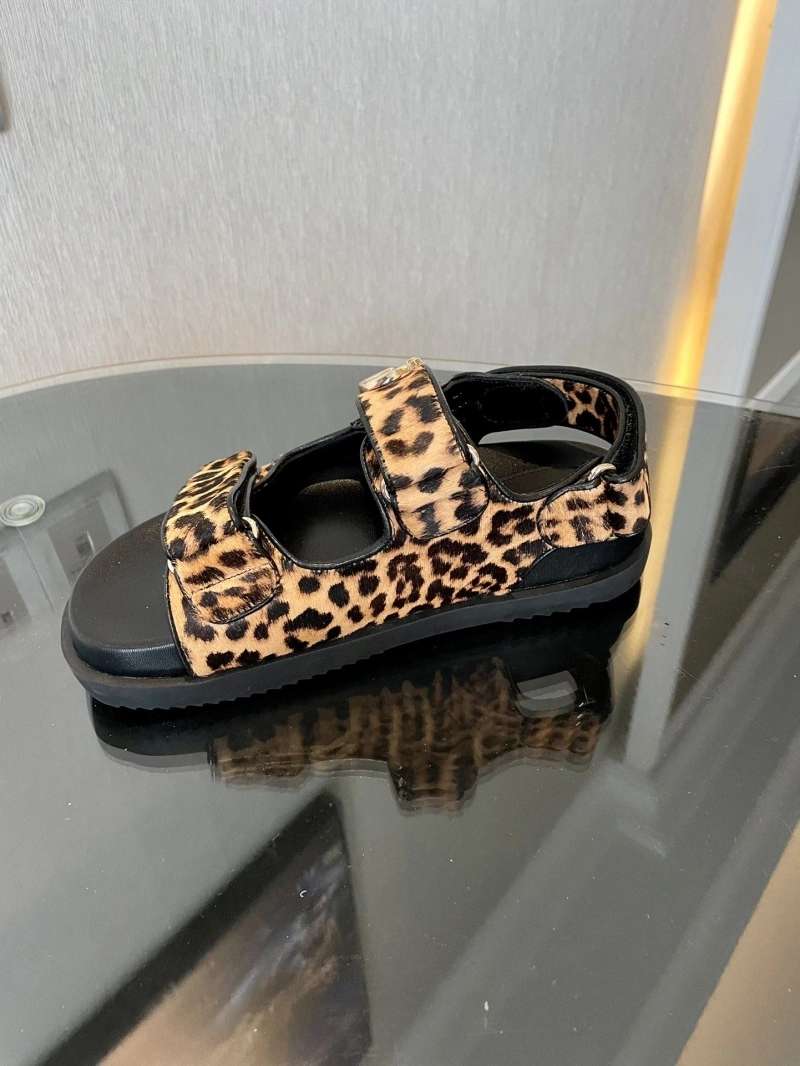 WellDesigned Gxccx Sandals 164855
