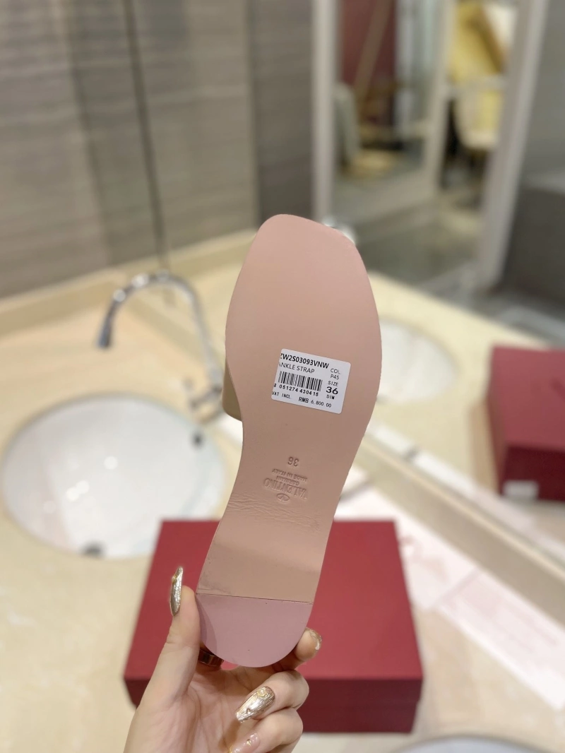 SportInspired Vxlxntino Slippers 231750