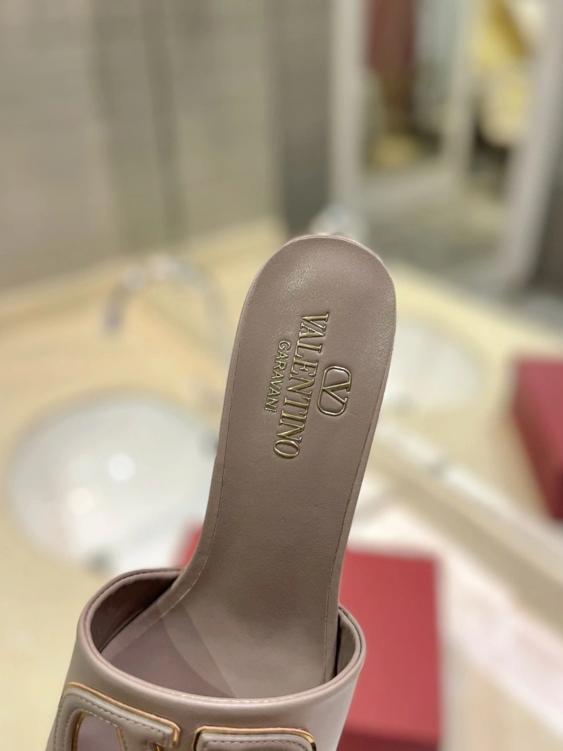 GoAnywhere Vxlxntino Slippers 231739