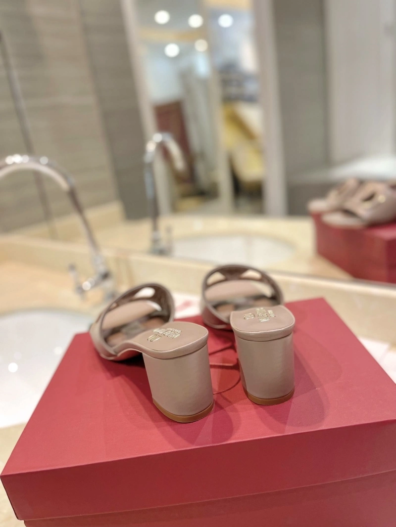 GoAnywhere Vxlxntino Slippers 231739