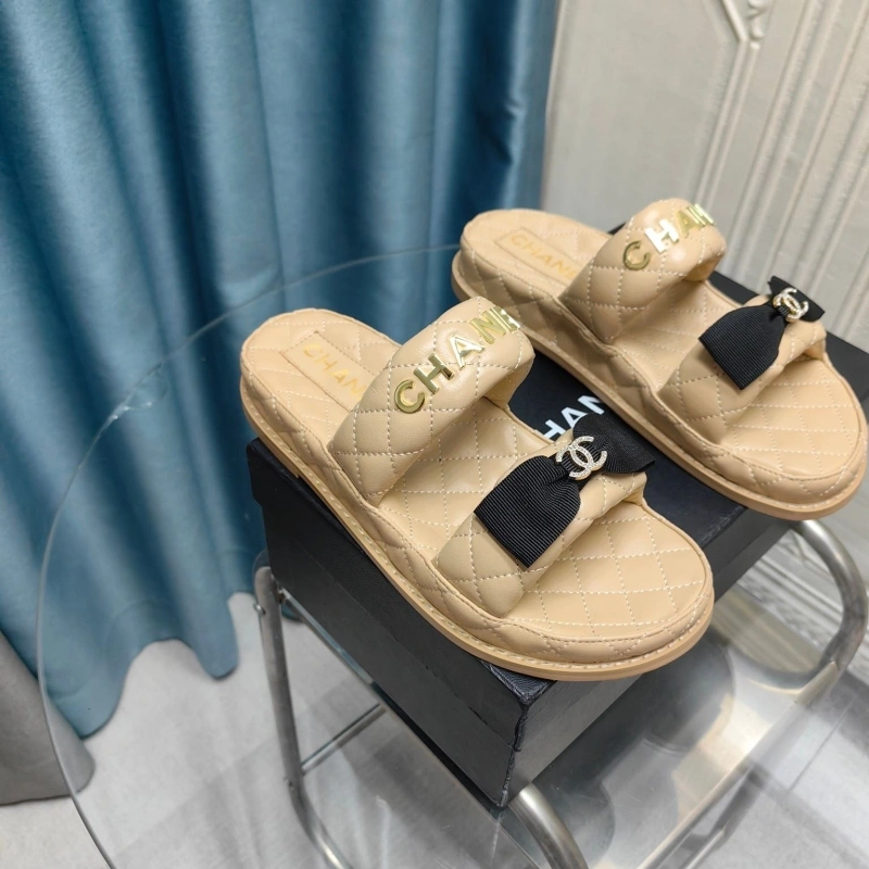 Durable Chxnxl Slippers 130524