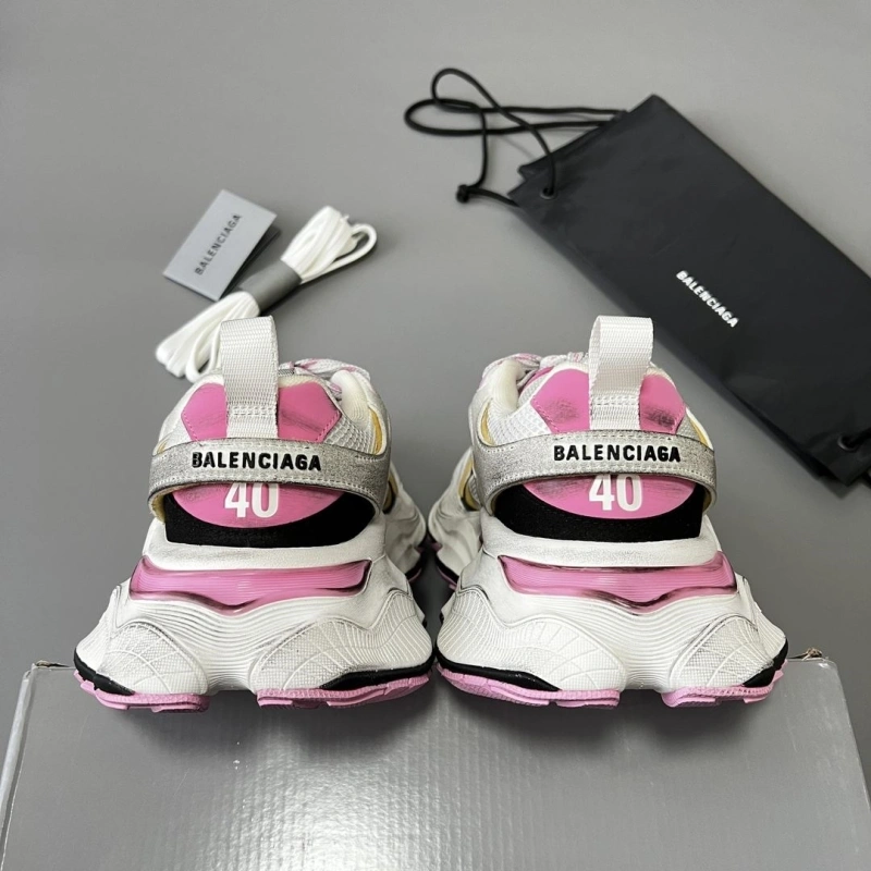 Versatile Bxlxnciaga Sneakers 110286