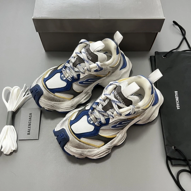 Versatile Bxlxnciaga Sneakers 110282