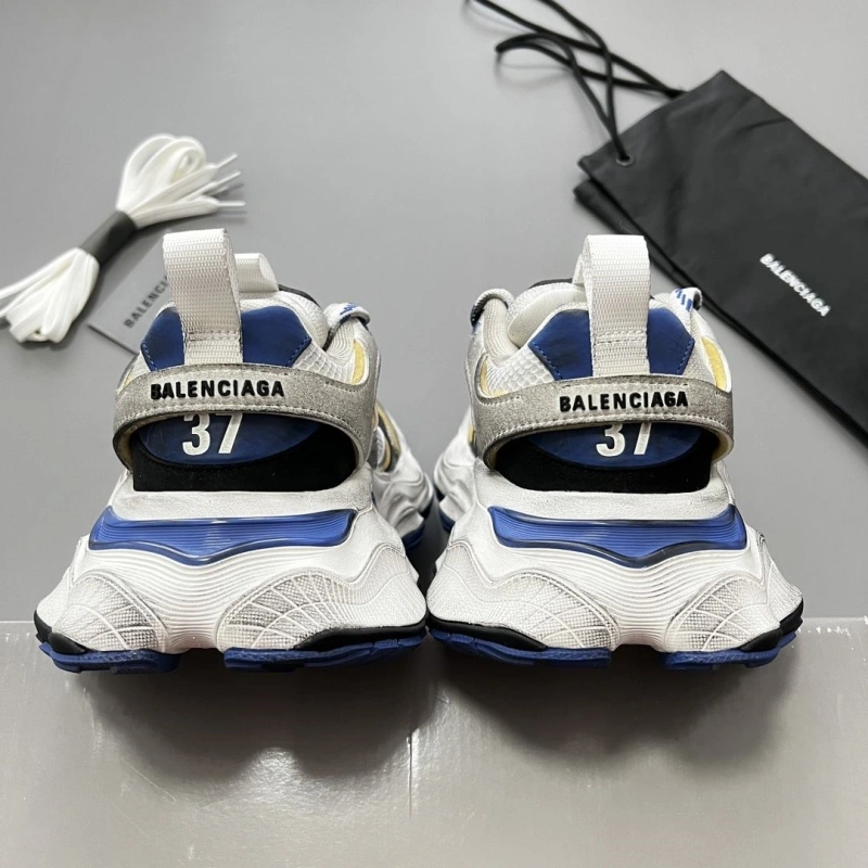 Versatile Bxlxnciaga Sneakers 110282