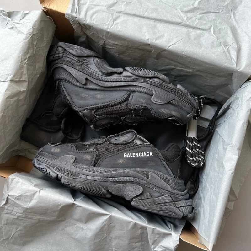 Minimalist Bxlxnciaga Sneakers 110159