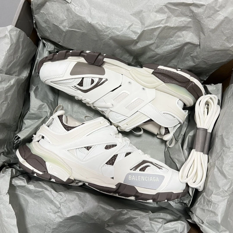Sleek Bxlxnciaga Sneakers 110147