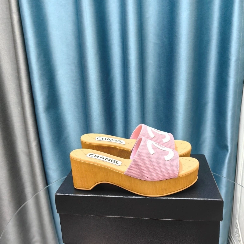 Minimalist Chxnxl Slippers 130504