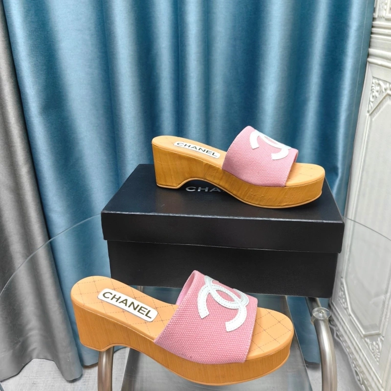 Minimalist Chxnxl Slippers 130504