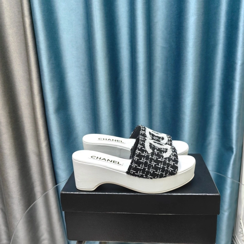 Practical Chxnxl Slippers 130499