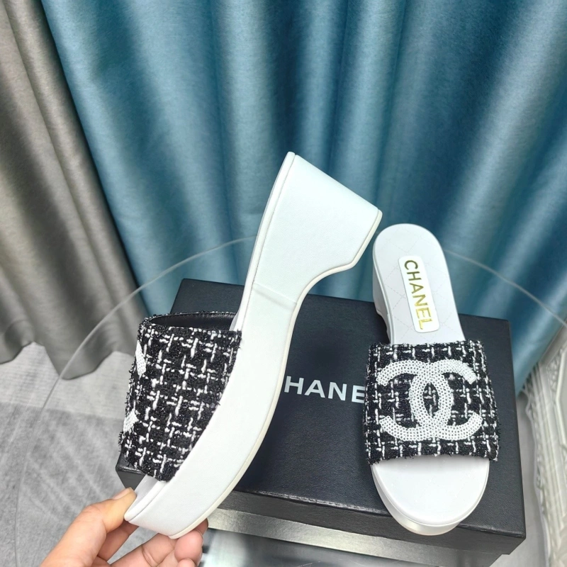 Practical Chxnxl Slippers 130499