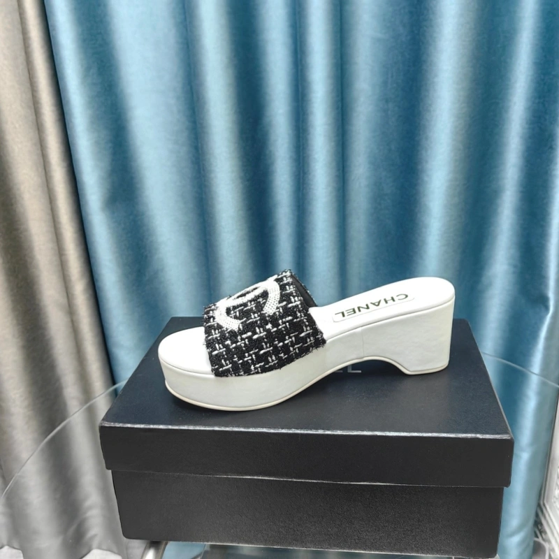 Practical Chxnxl Slippers 130499