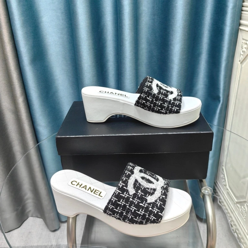 Practical Chxnxl Slippers 130499