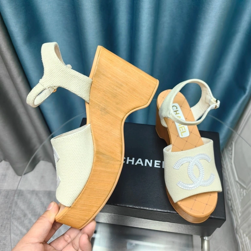 Resilient Chxnxl Sandals 131011