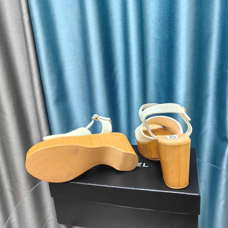 Resilient Chxnxl Sandals 131011