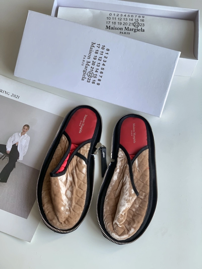 Othxr Slippers EyeCatching 216327