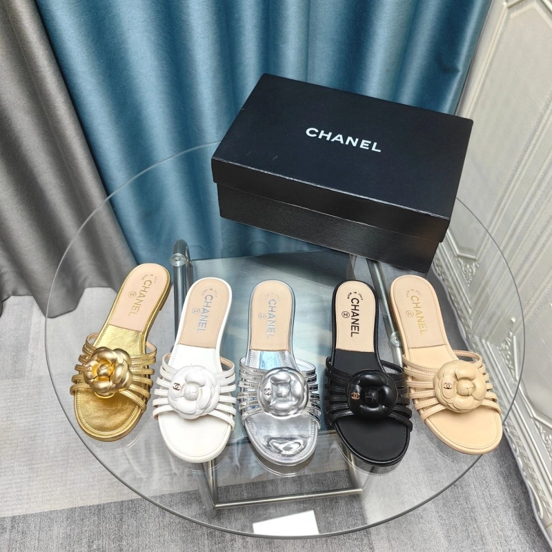 Trendsetting Chxnxl Slippers 130491