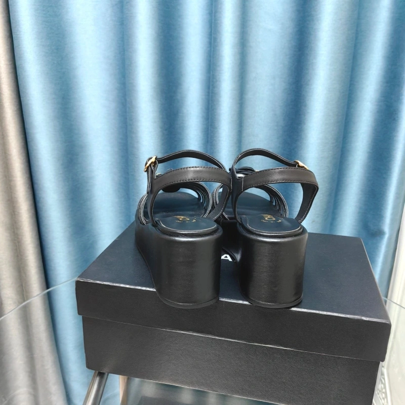 Fashionable Chxnxl Slippers 130488