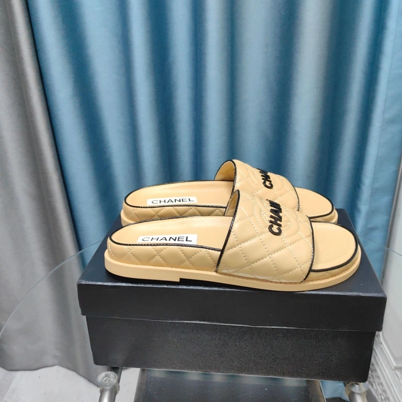 Durable Chxnxl Slippers 130485