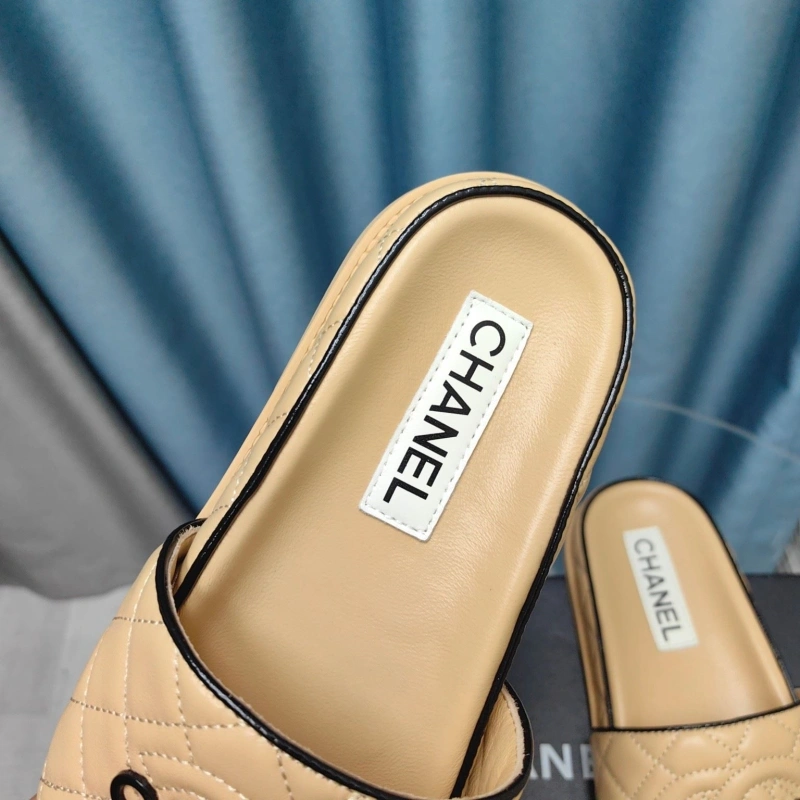 Durable Chxnxl Slippers 130485