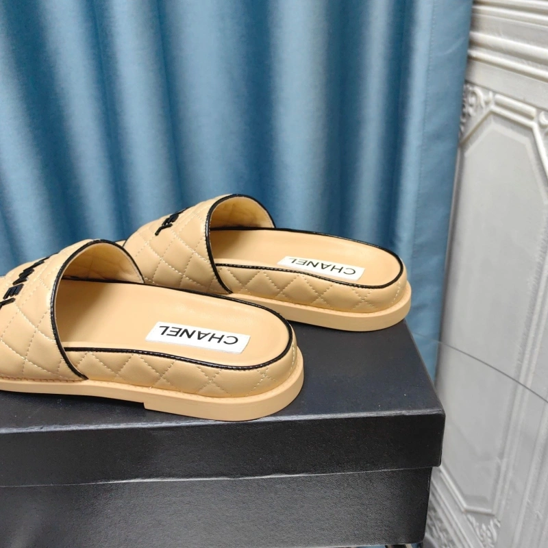 Durable Chxnxl Slippers 130485