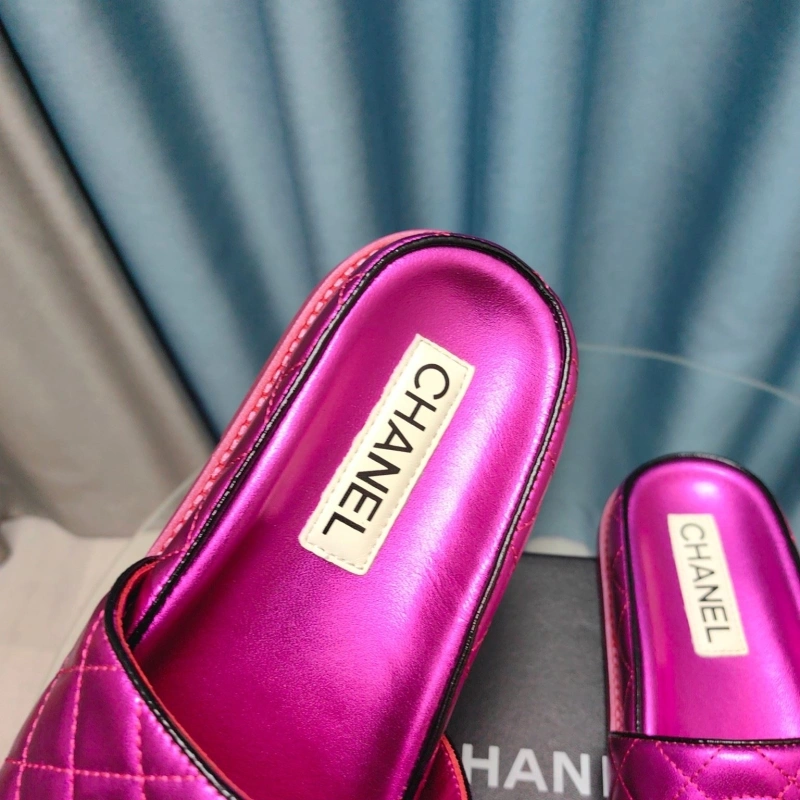 EyeCatching Chxnxl Slippers 130484