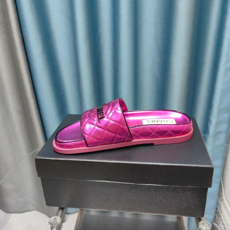 EyeCatching Chxnxl Slippers 130484