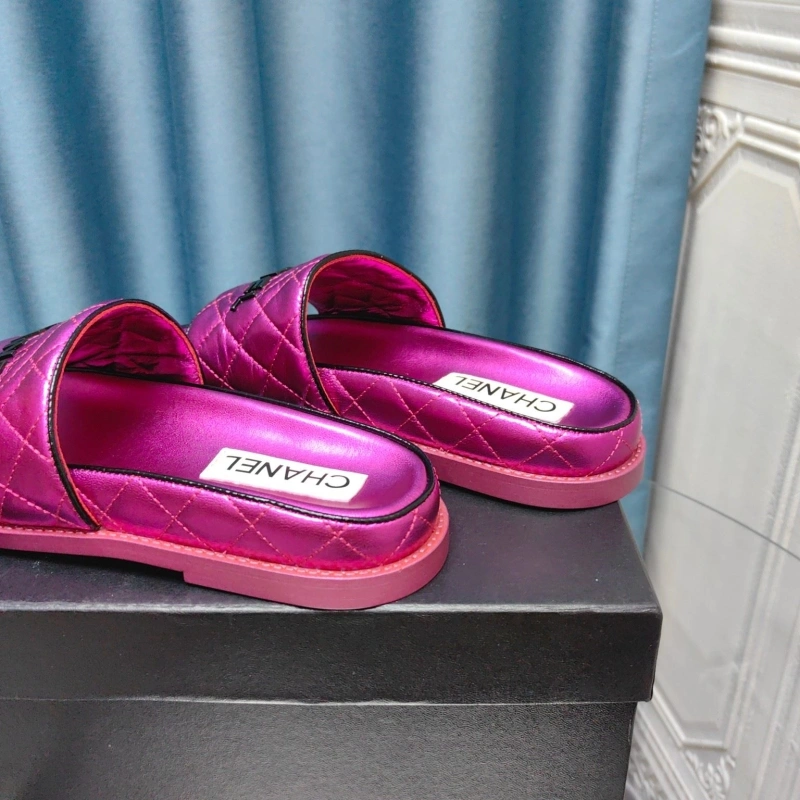 EyeCatching Chxnxl Slippers 130484
